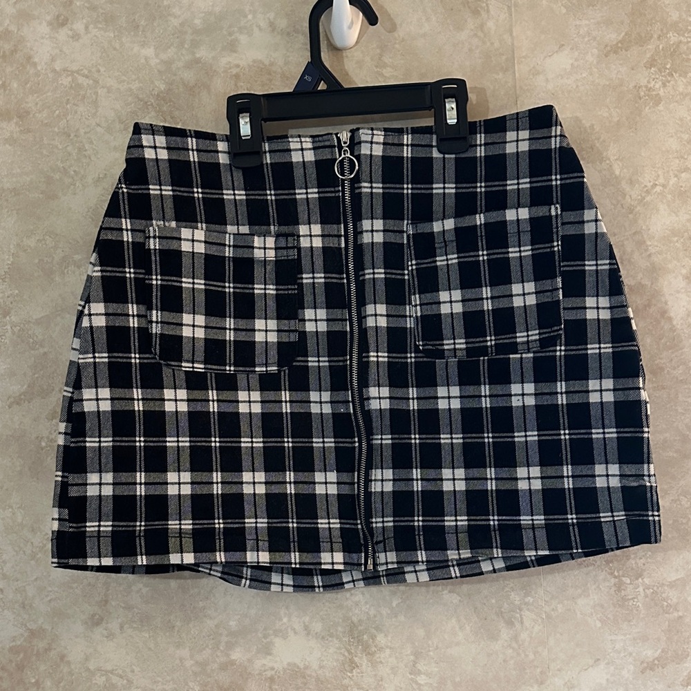 Stylish Black and White Plaid Mini Skirt